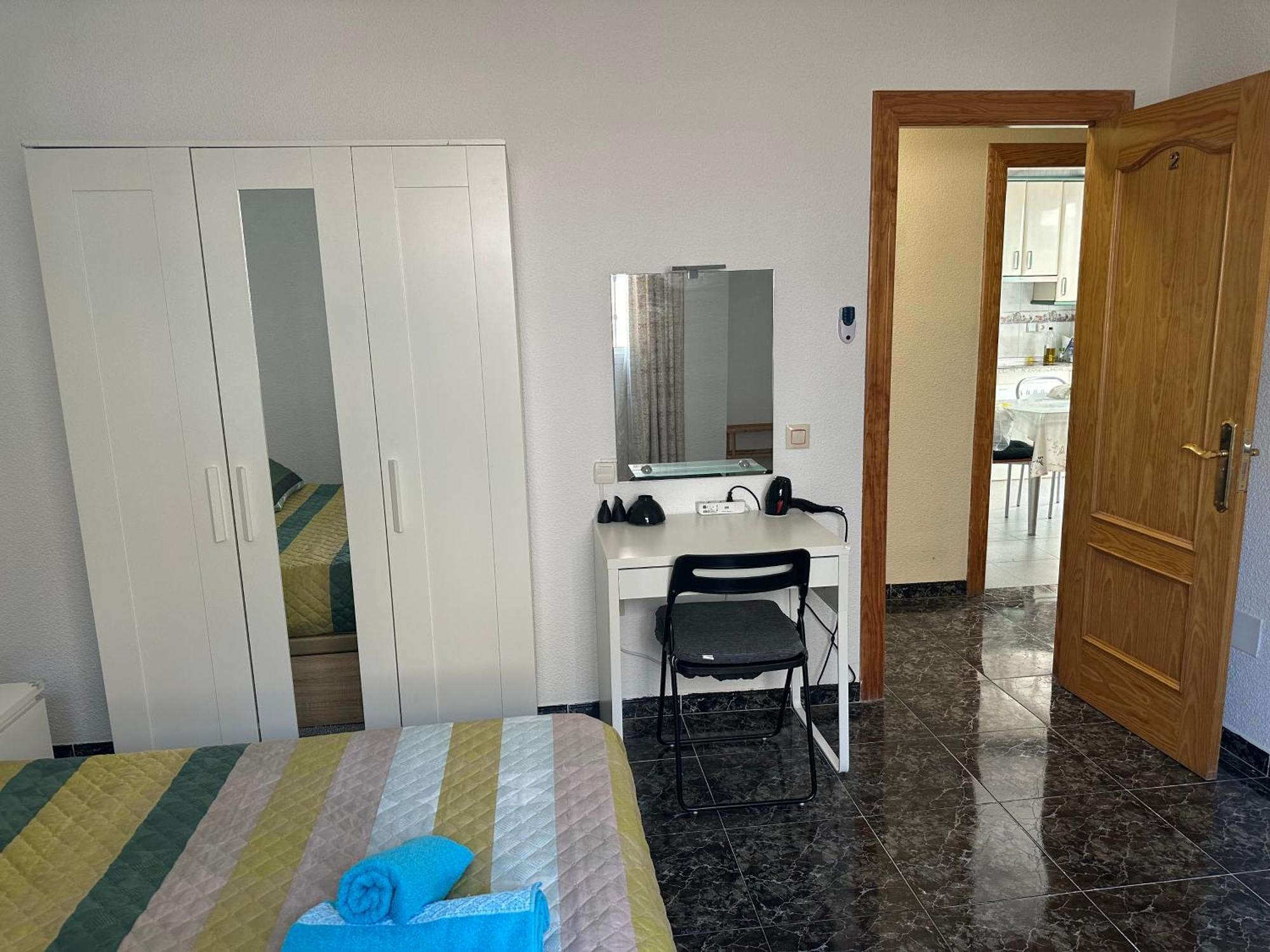Almeria Centro Habitacion Privada En Apartamento Compartido Exterior photo