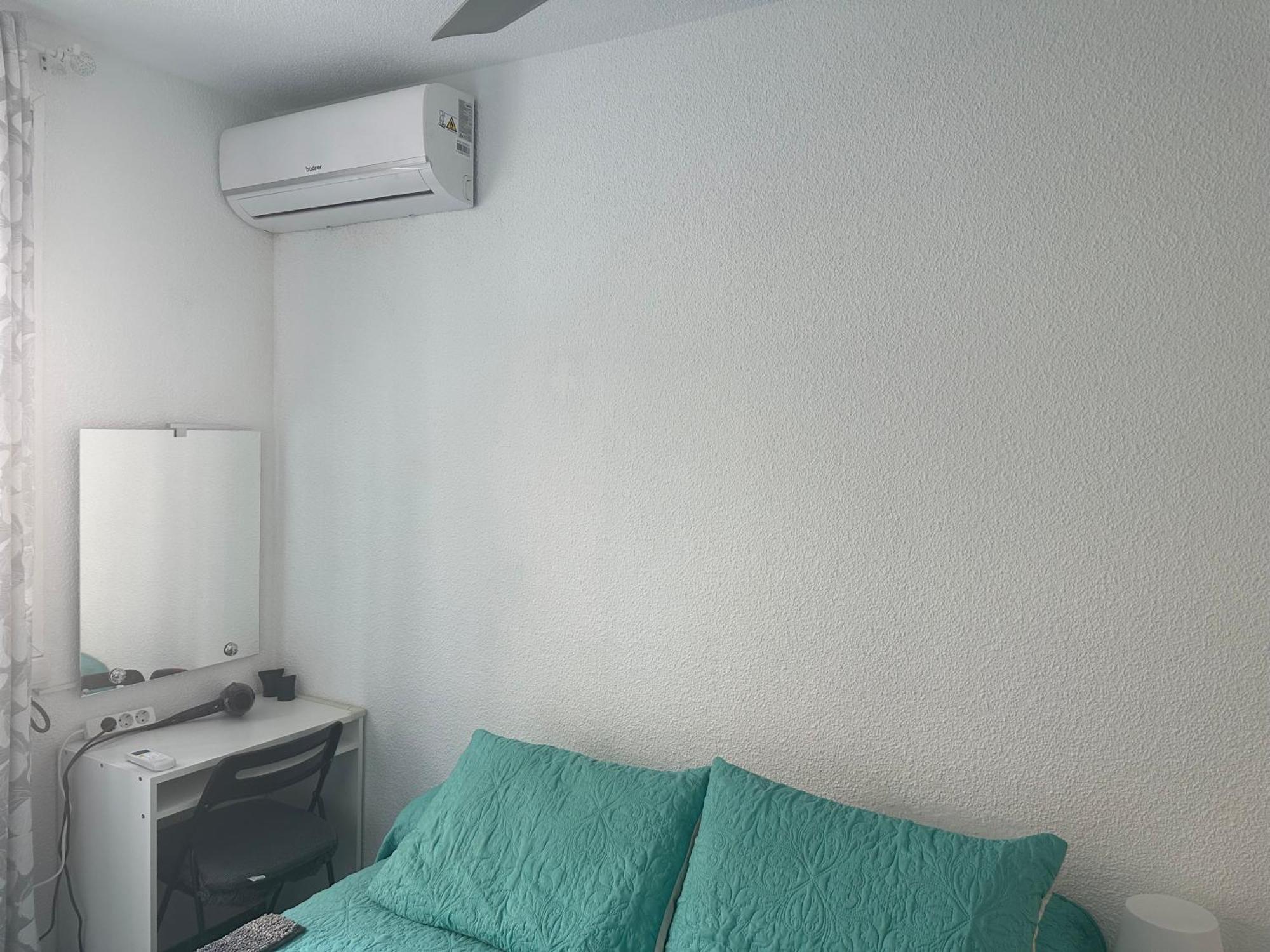 Almeria Centro Habitacion Privada En Apartamento Compartido Exterior photo