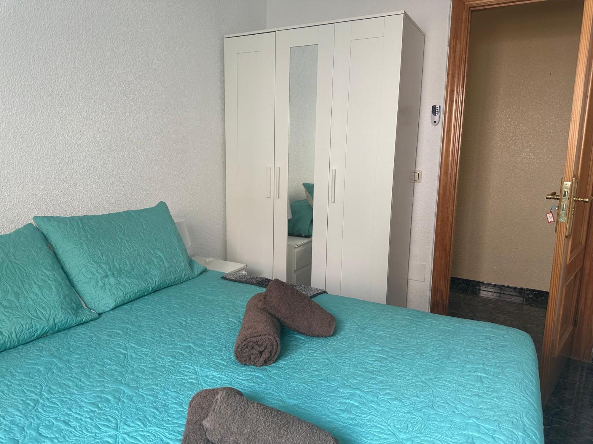 Almeria Centro Habitacion Privada En Apartamento Compartido Exterior photo